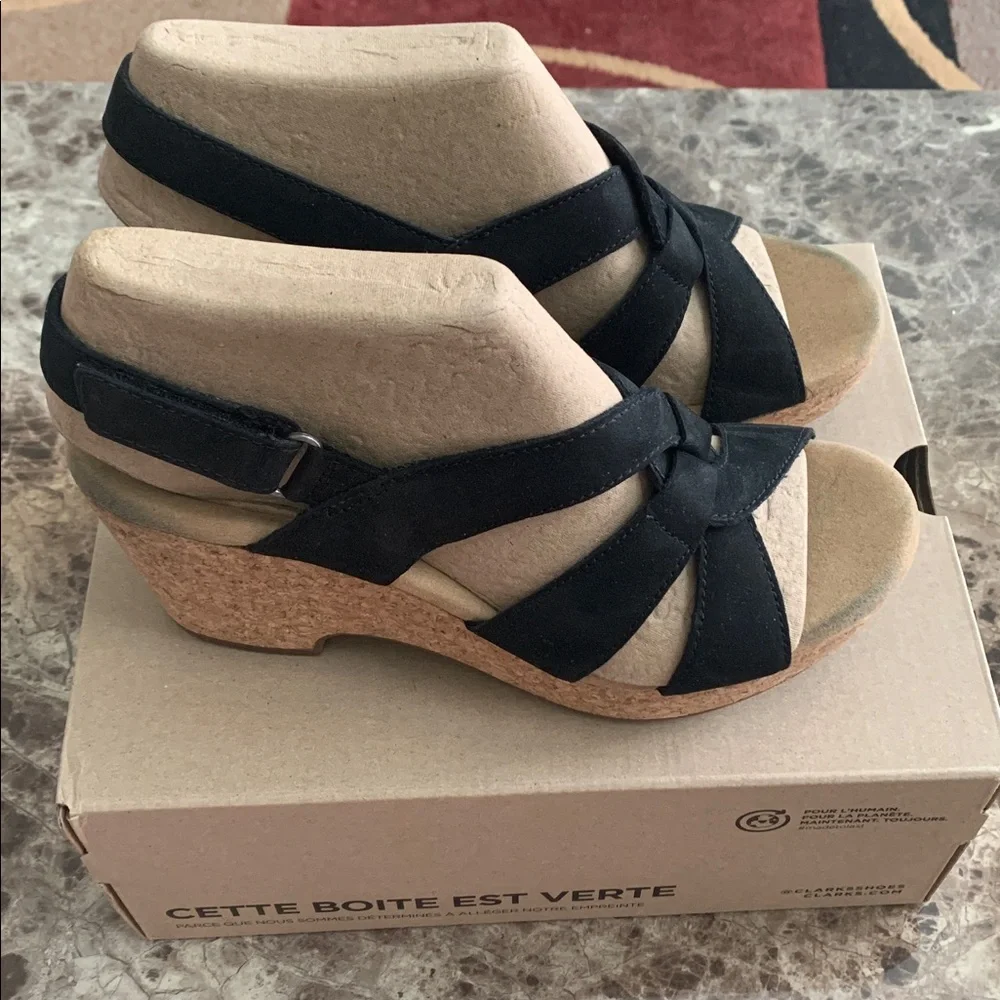 Clarks Black Nubuck Giselle Beach Wedge Sandal – Size 8.5M - Picture 8 of 13